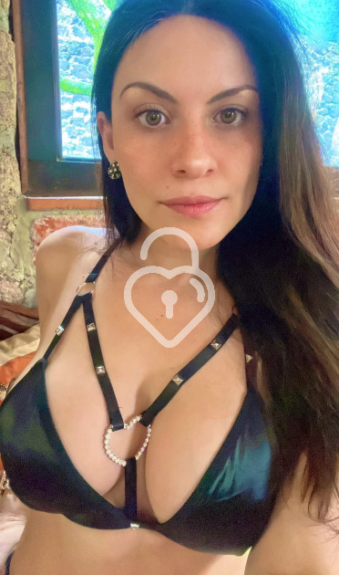 Yanine, Independent TOP escort lady from Marseille