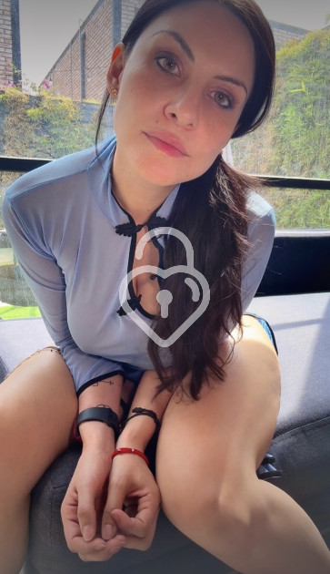 Yanine, Independent TOP escort lady from Versailles