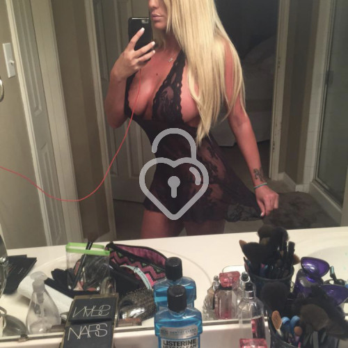 Coursole, Independent TOP escort lady from Paris